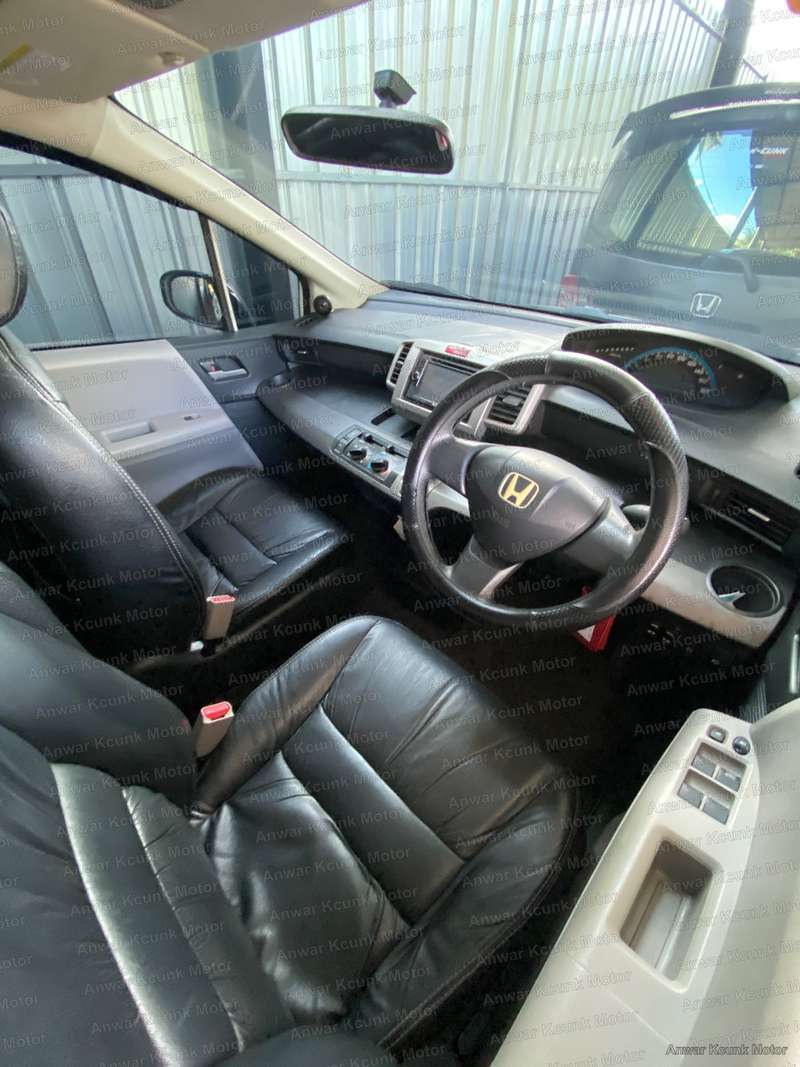 Honda Freed - 2