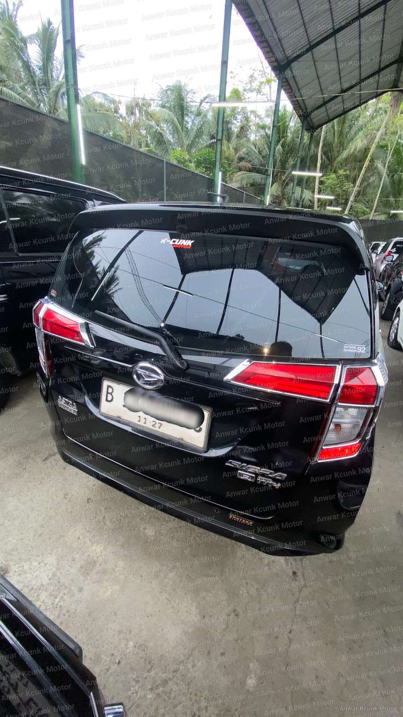 Daihatsu Sigra R - 4