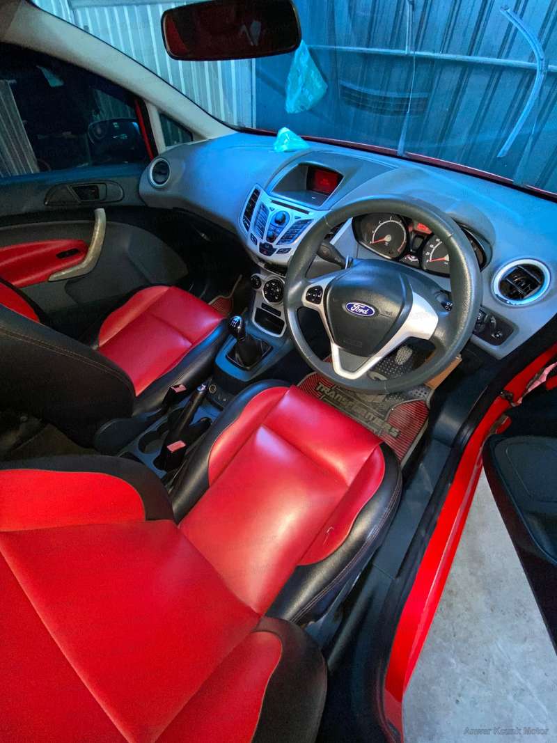 Ford Fiesta - 2