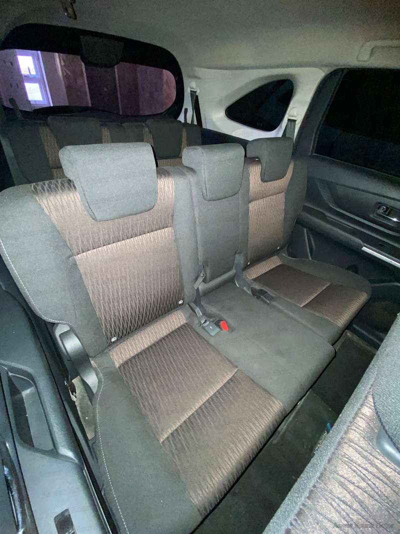 Toyota Avanza G - 3
