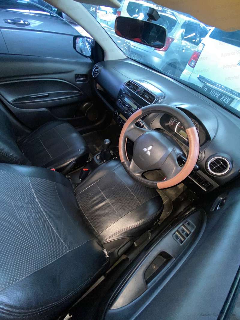 Mitsubishi Mirage - 2