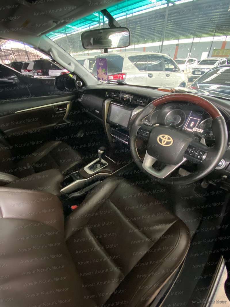 Toyota Fortuner - 2