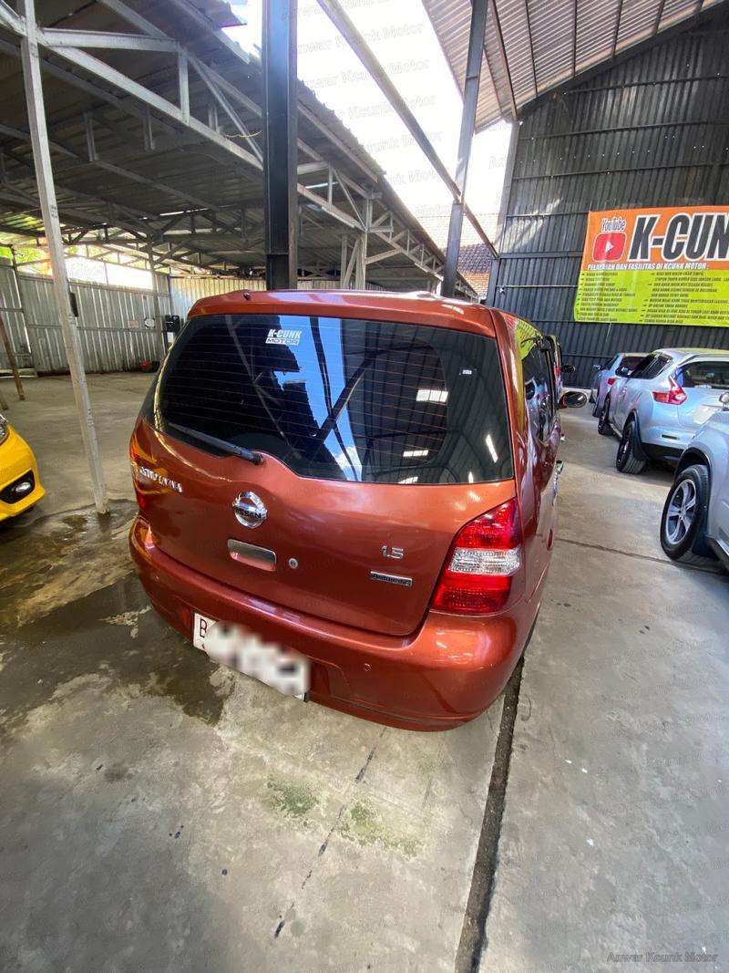 Nissan Grand Livina - 4