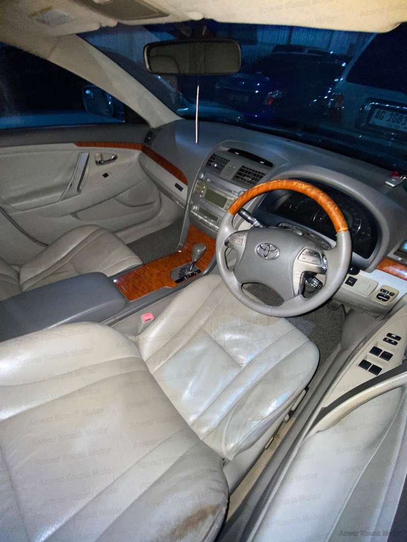 Toyota Camry V - 2