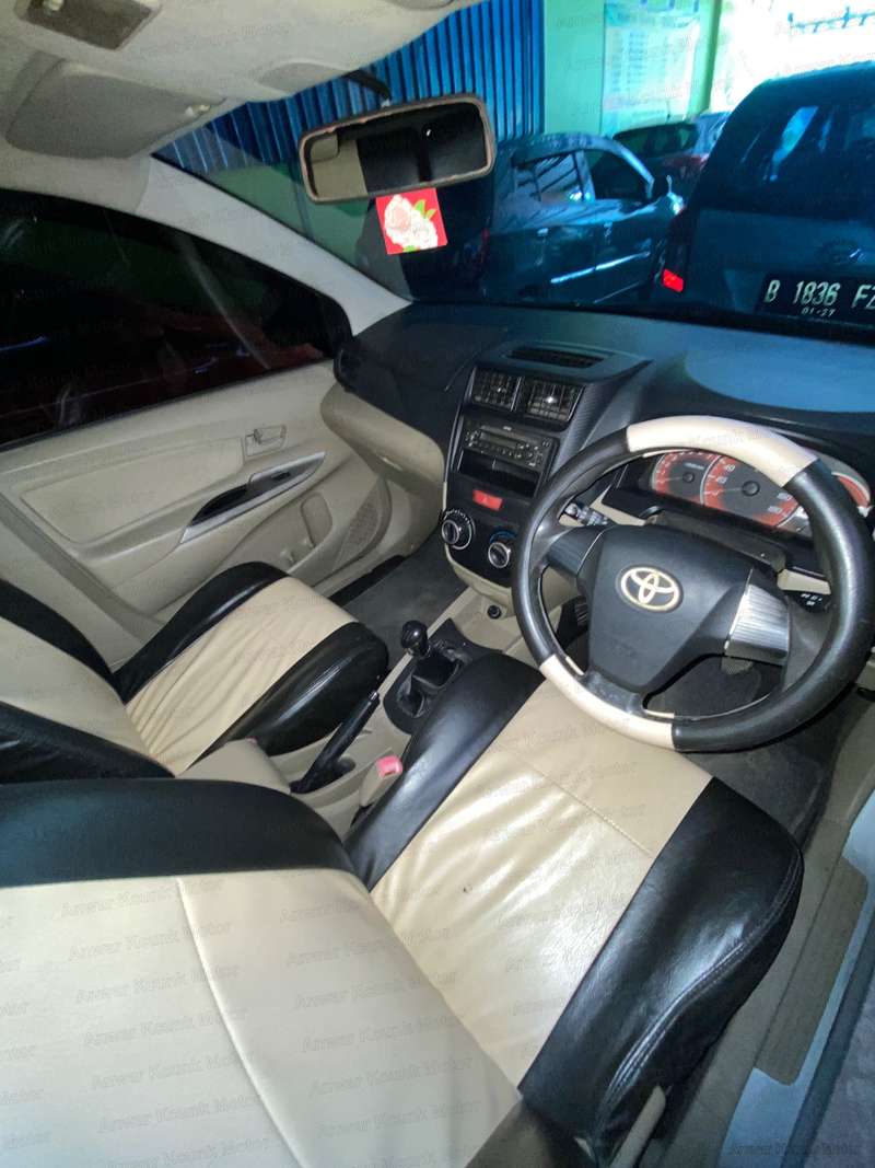 Toyota Avanza - 2