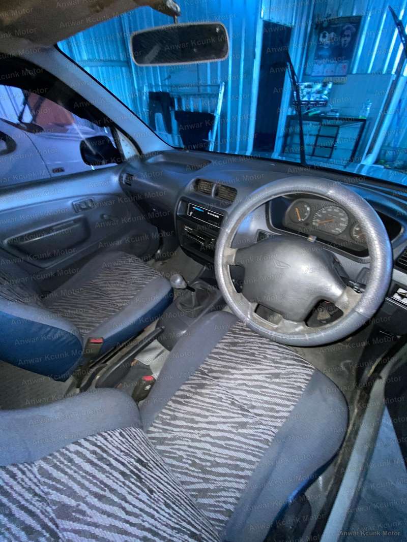 Daihatsu Taruna - 2