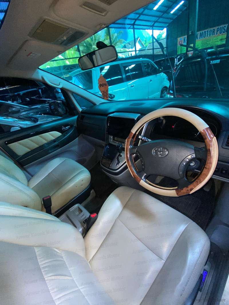 Toyota Alphard - 2