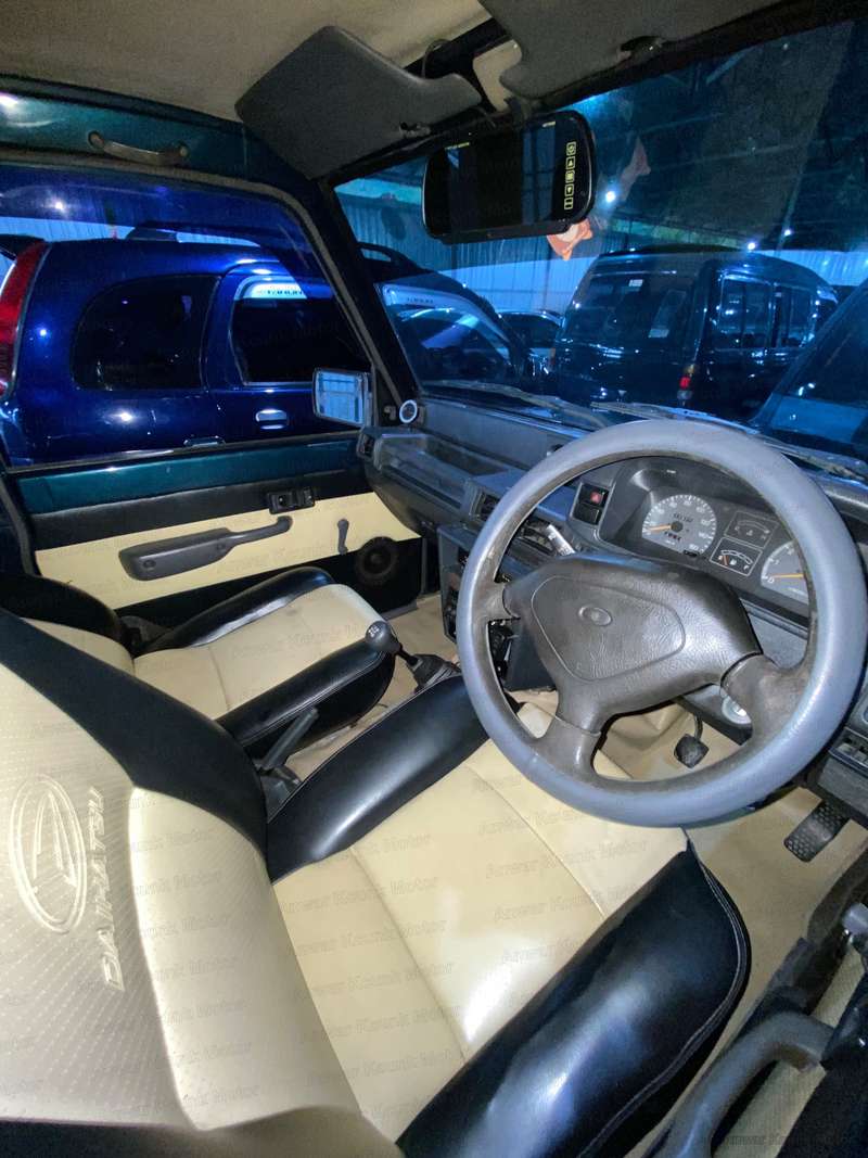 Daihatsu Feroza - 2