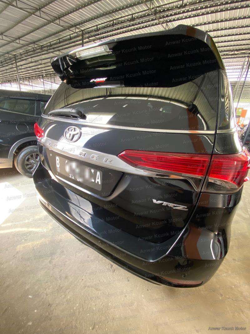 Toyota Fortuner - 4