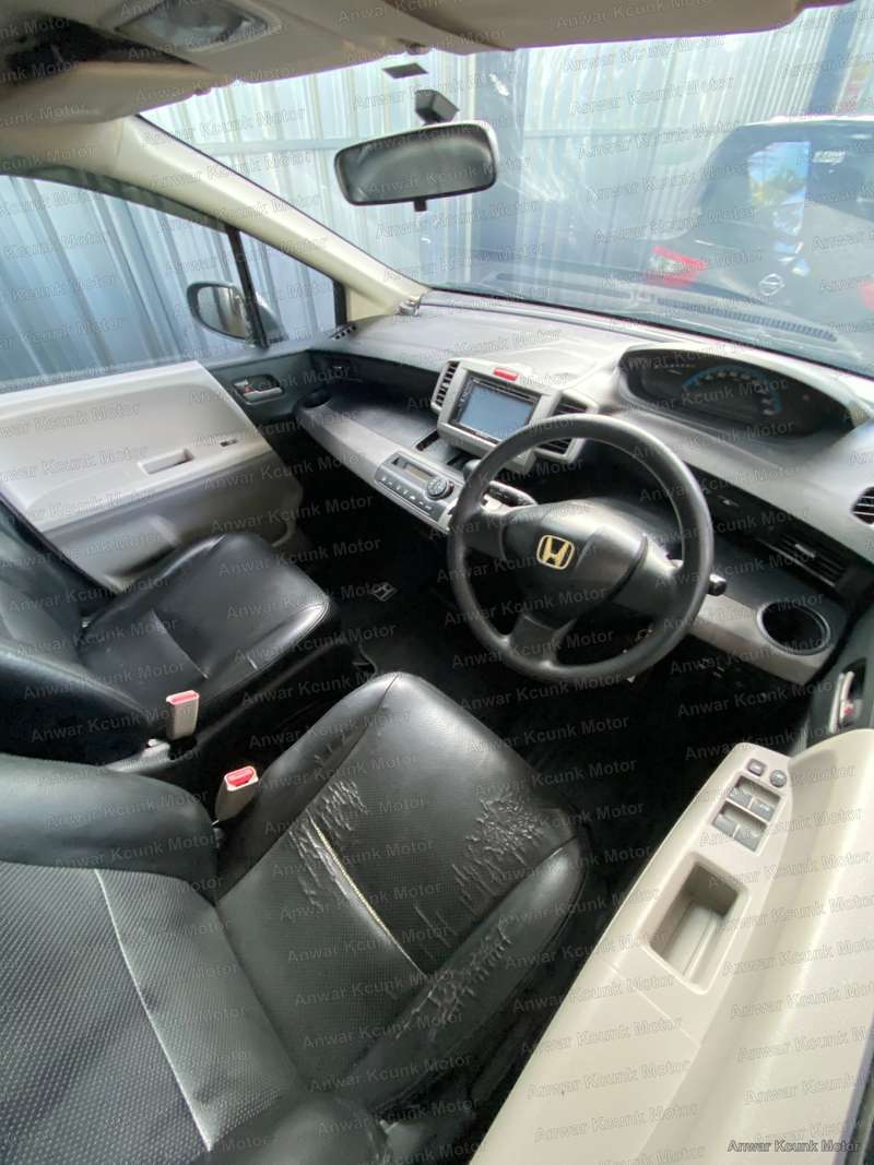 Honda Freed - 2