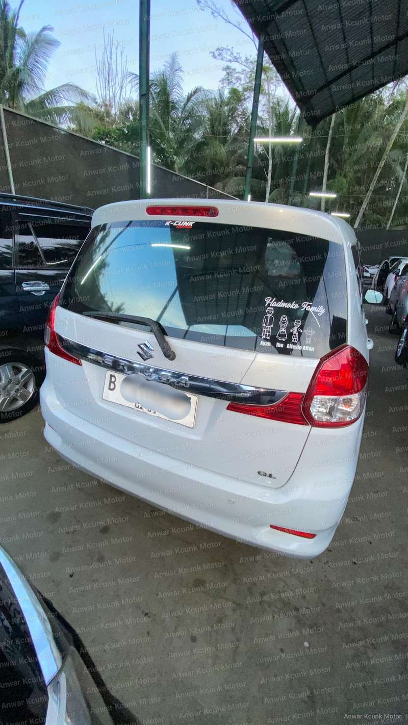 Suzuki Ertiga GL - 4