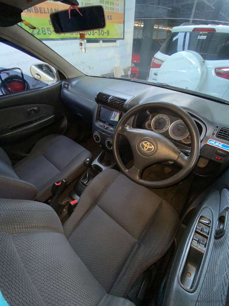 Toyota Avanza E - 2