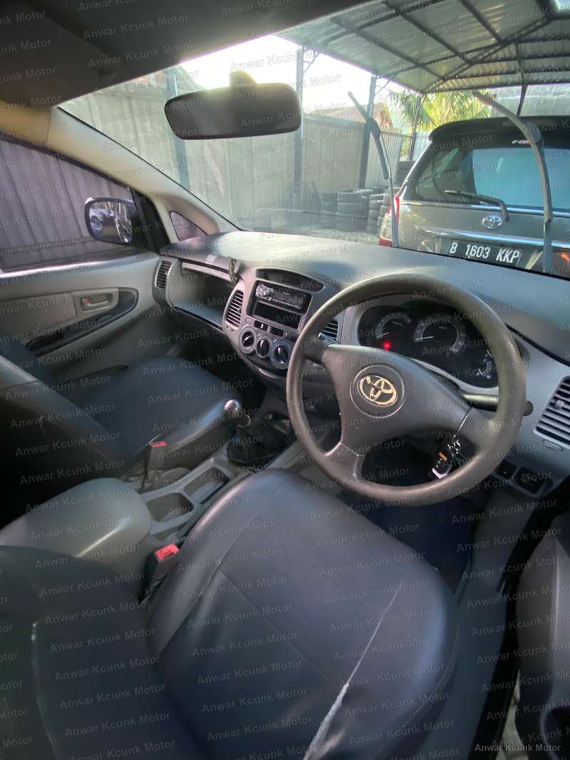 Toyota Kijang Innova - 2