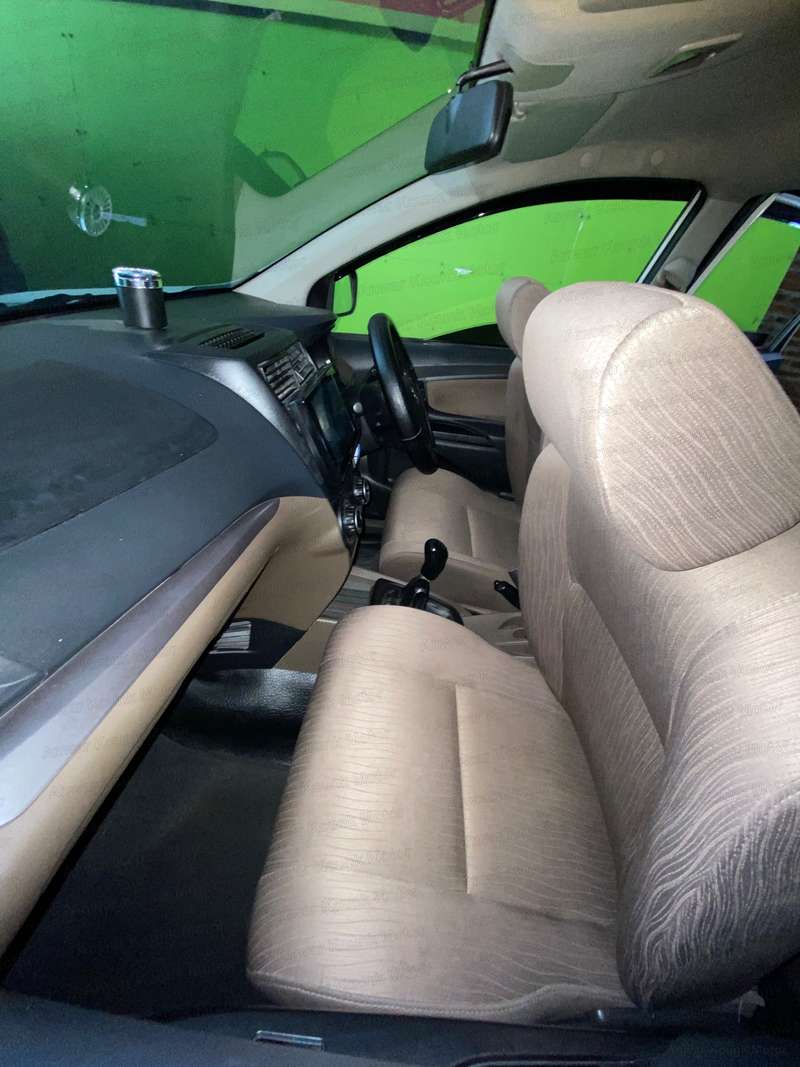 Toyota Avanza G - 2
