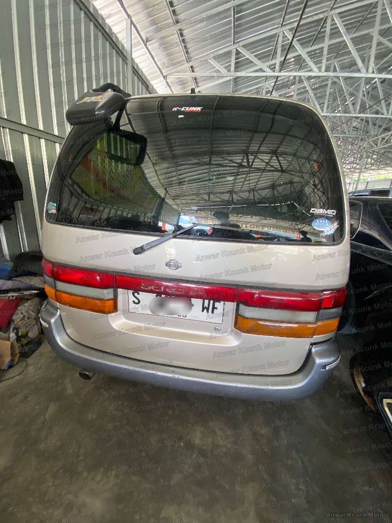 Nissan Serena - 4