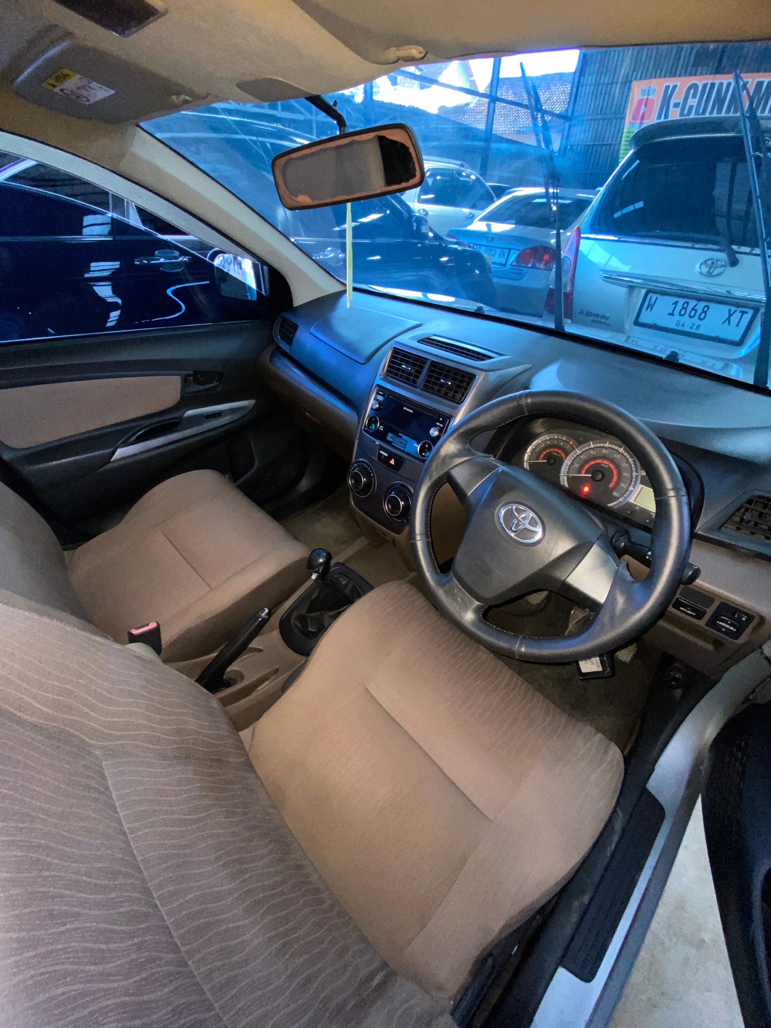 Toyota Avanza - 2