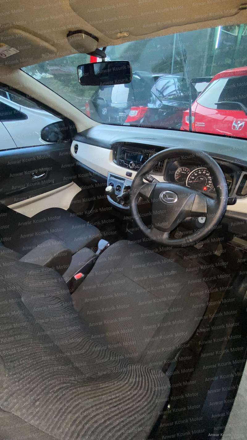 Daihatsu Sigra R - 2