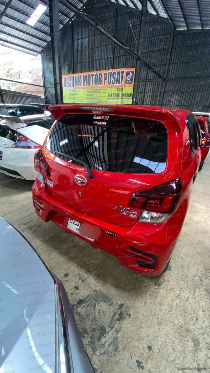 Daihatsu Ayla R - 4