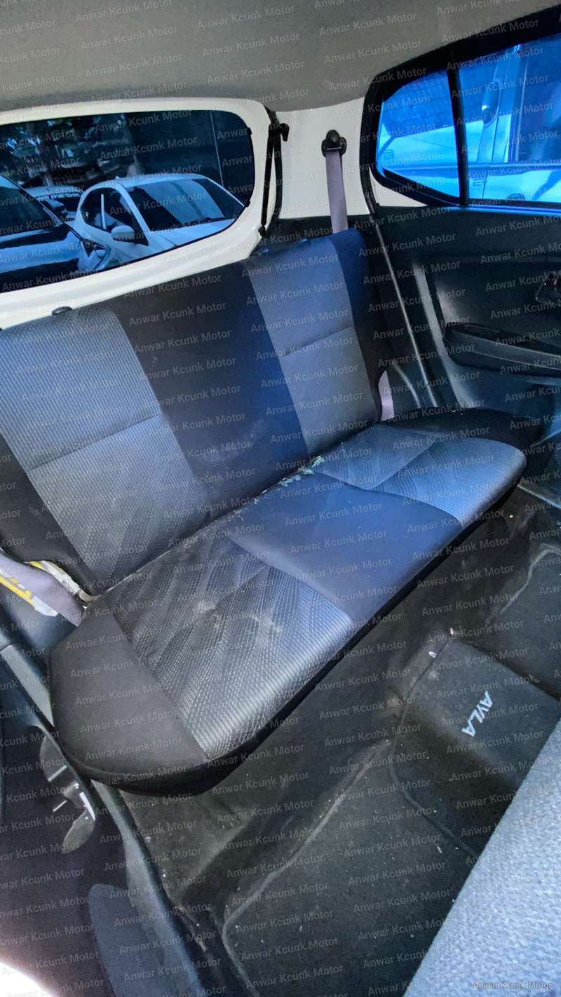 Daihatsu Ayla D - 3