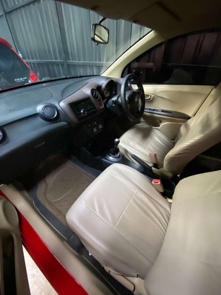 Honda Brio - 2