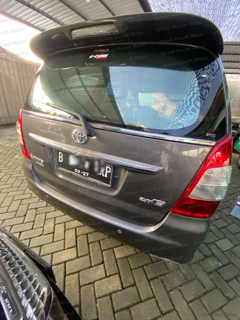 Toyota Innova - 4