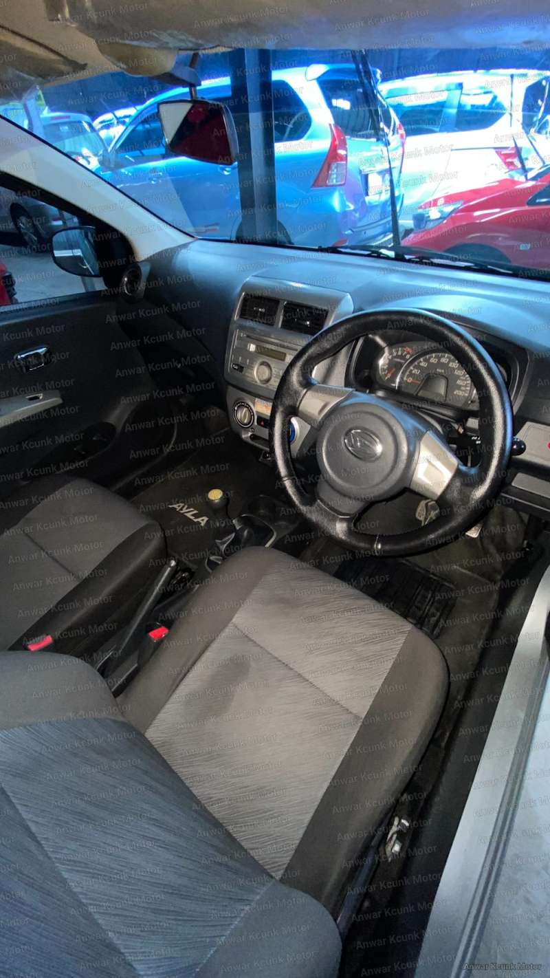 Daihatsu Ayla X - 2