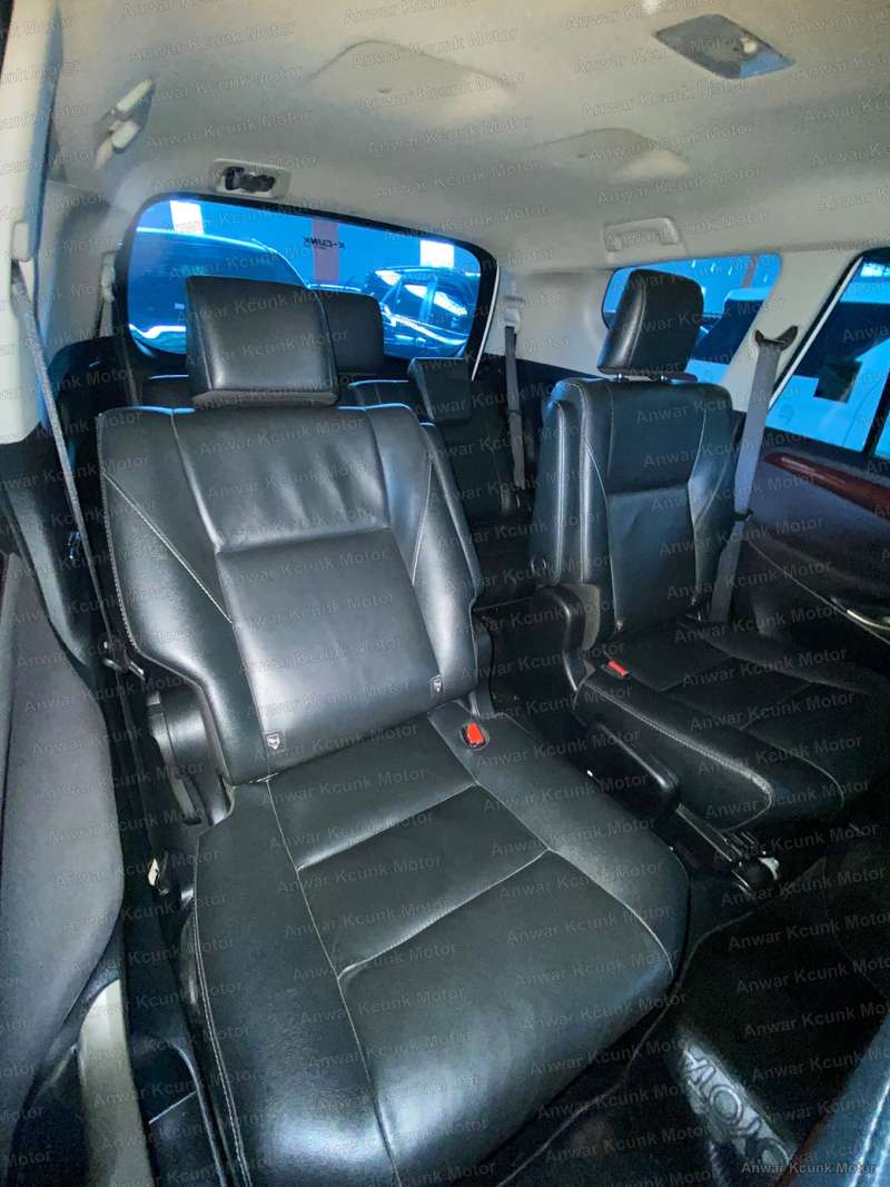 Toyota Innova Venturer - 3