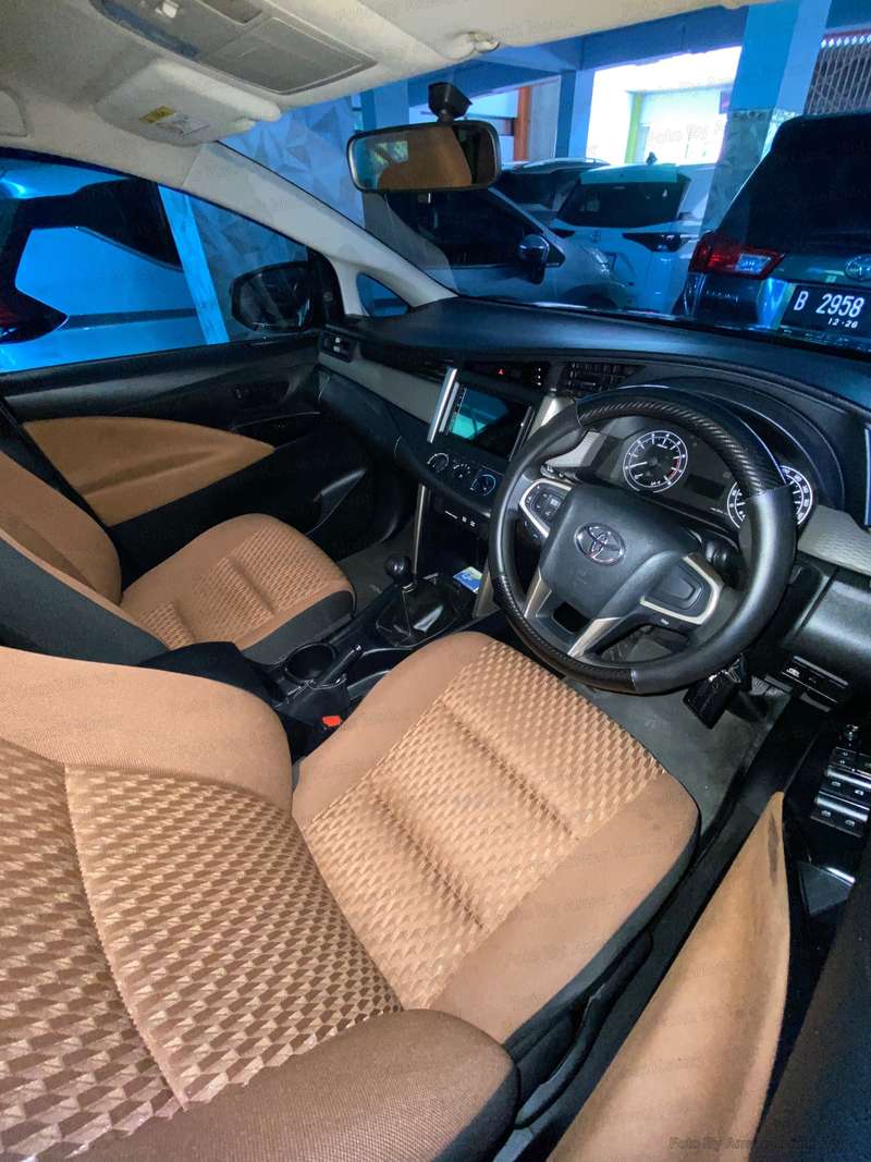 Toyota Kijang Innova 2.0 G - 2