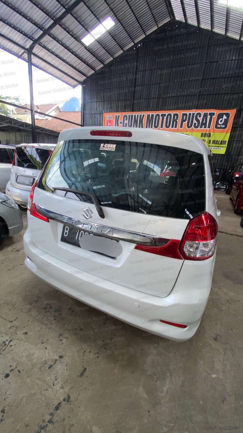Suzuki Ertiga GL - 4