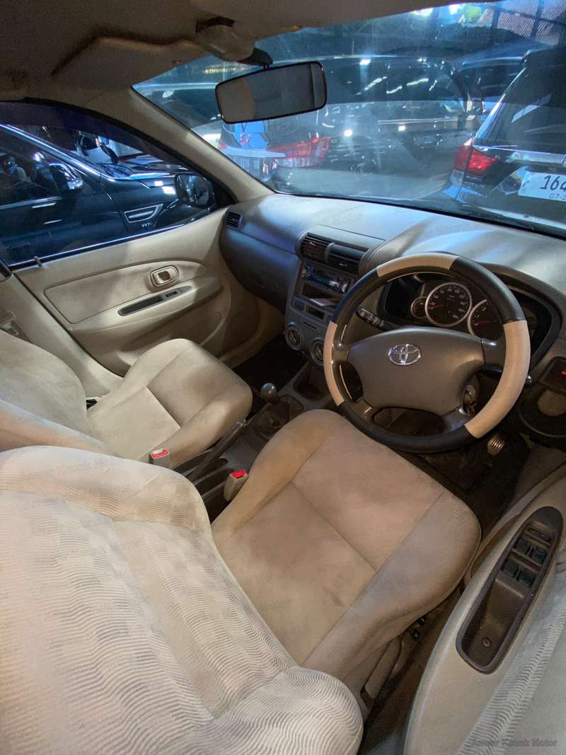 Toyota Avanza - 2