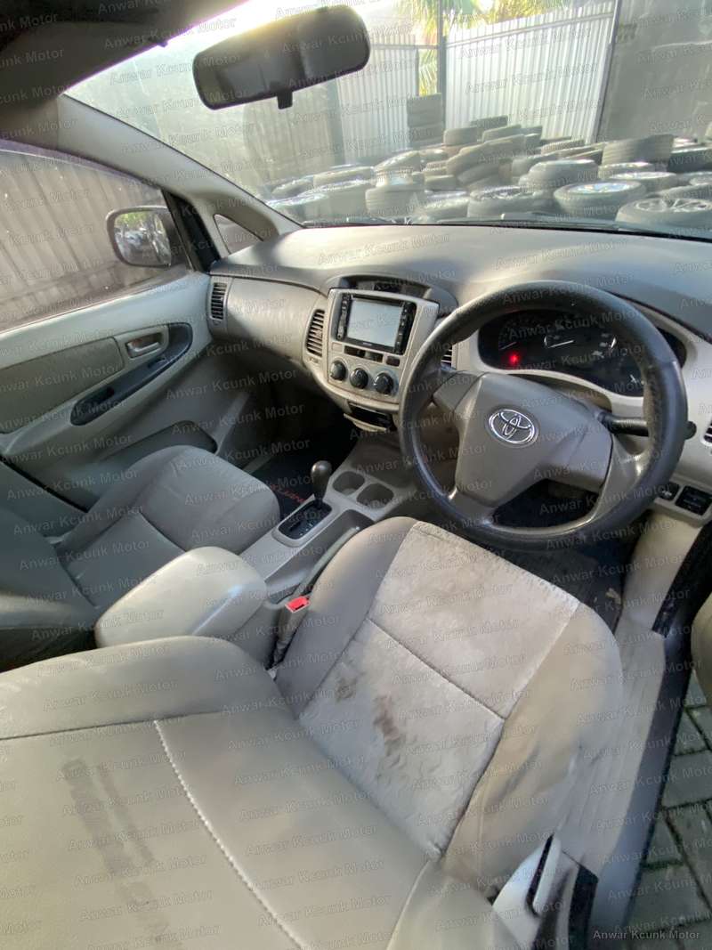 Toyota Innova - 2