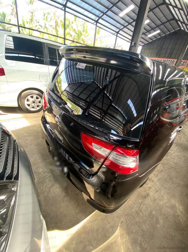 Nissan Grand Livina - 4