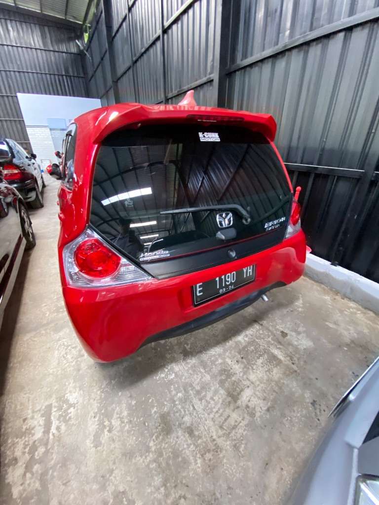 Honda Brio - 4