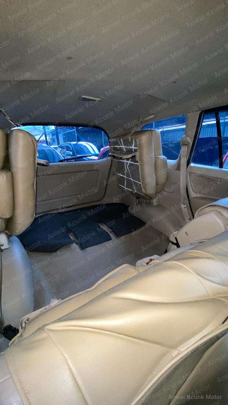 Toyota Innova G - 3