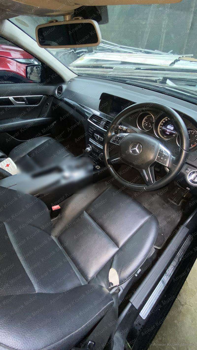 Mercedes C200 - 2