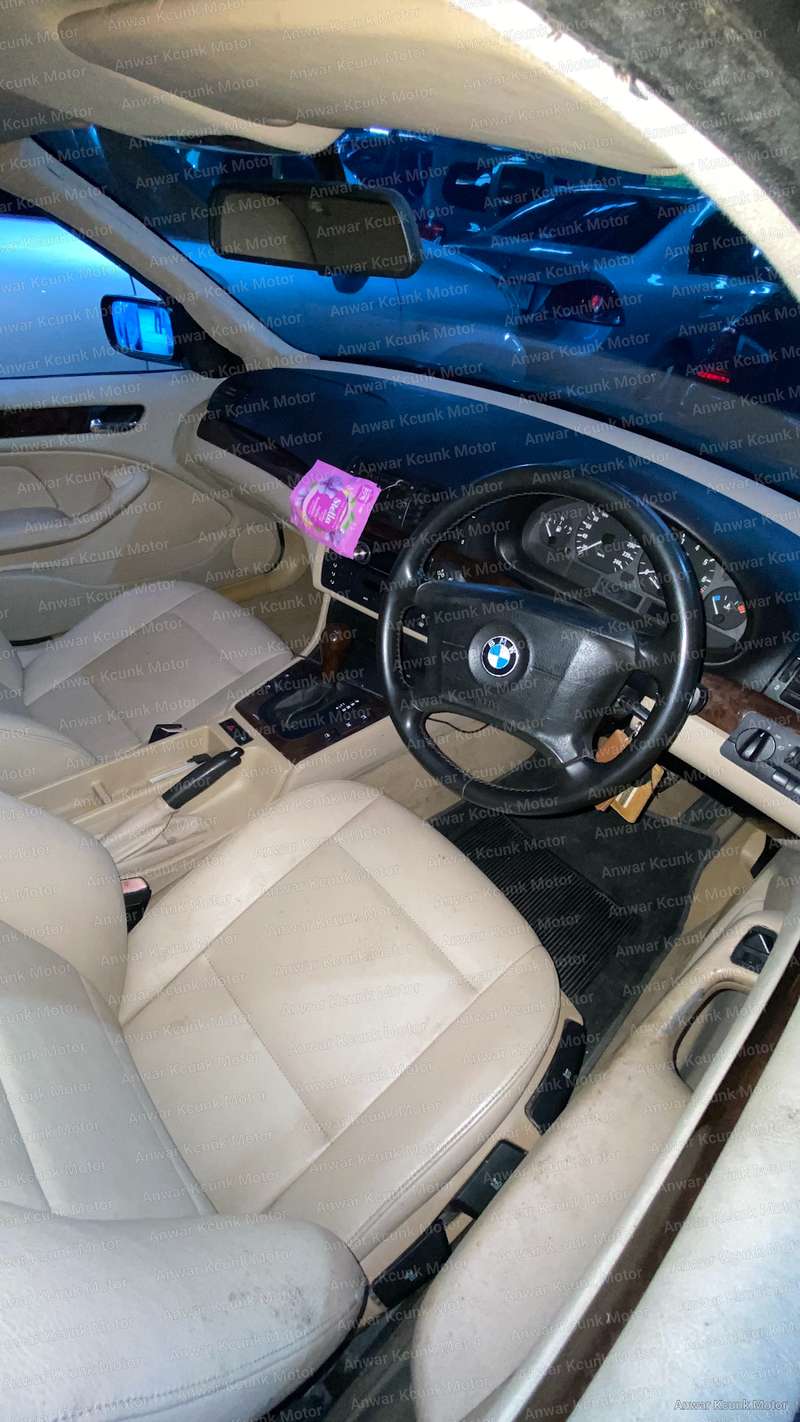 BMW 318i - 2