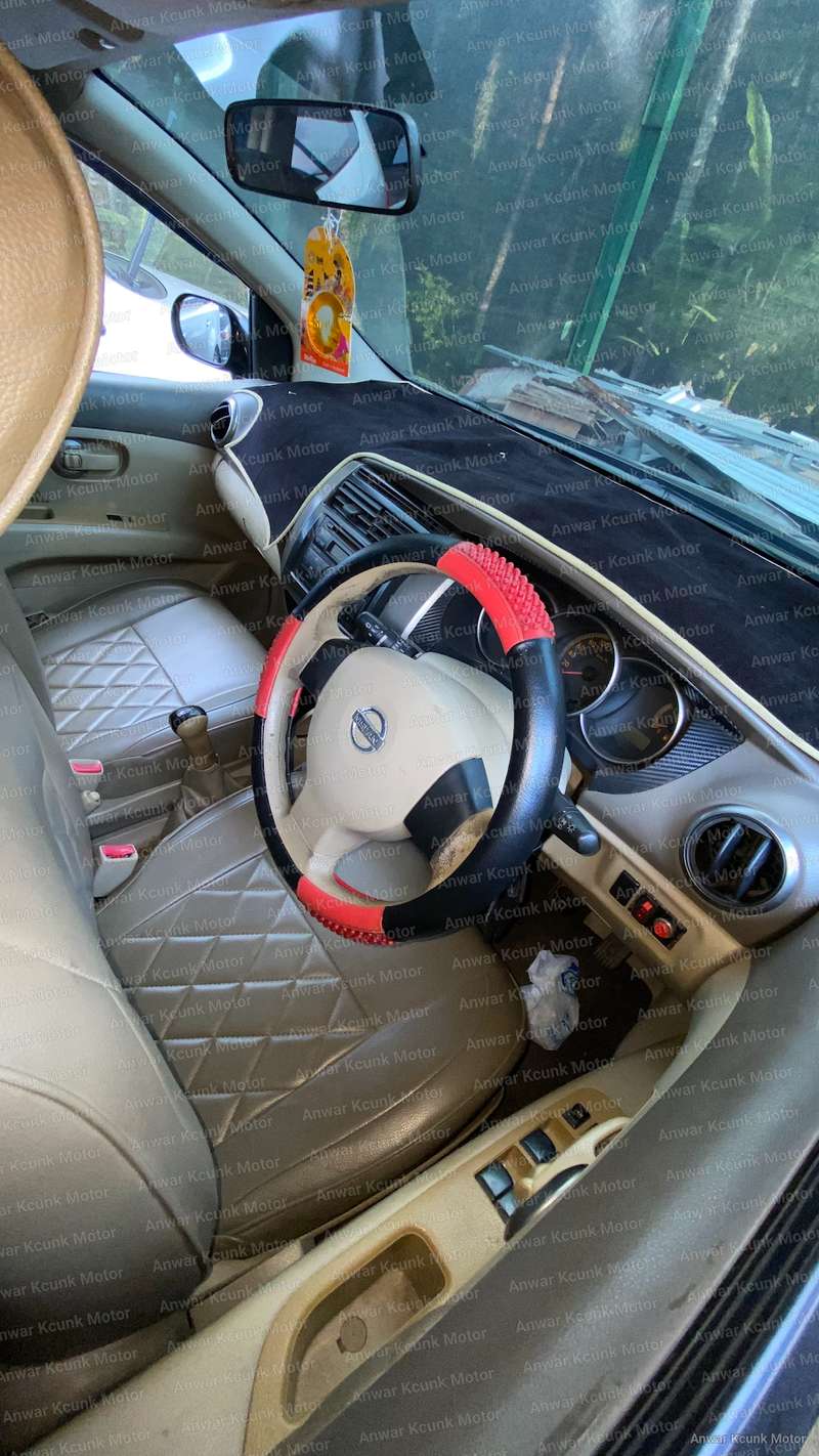 Nissan Livina XV - 2