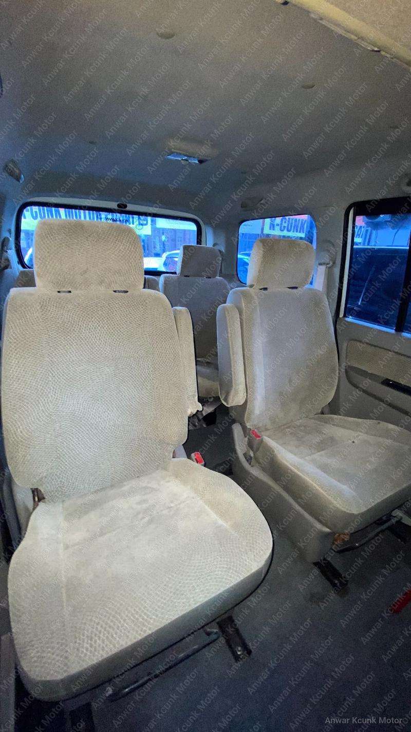 Suzuki Apv Luxury - 3