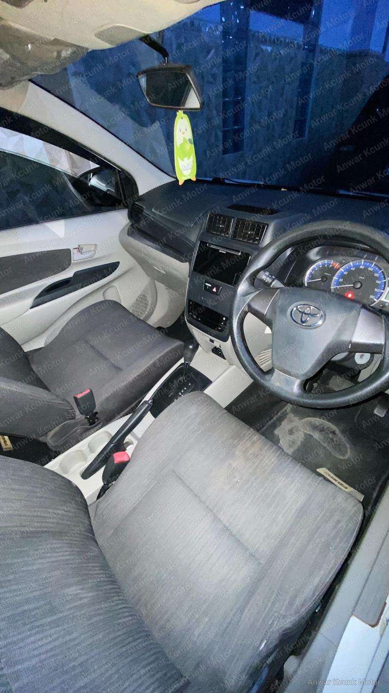 Toyota Avanza E - 2