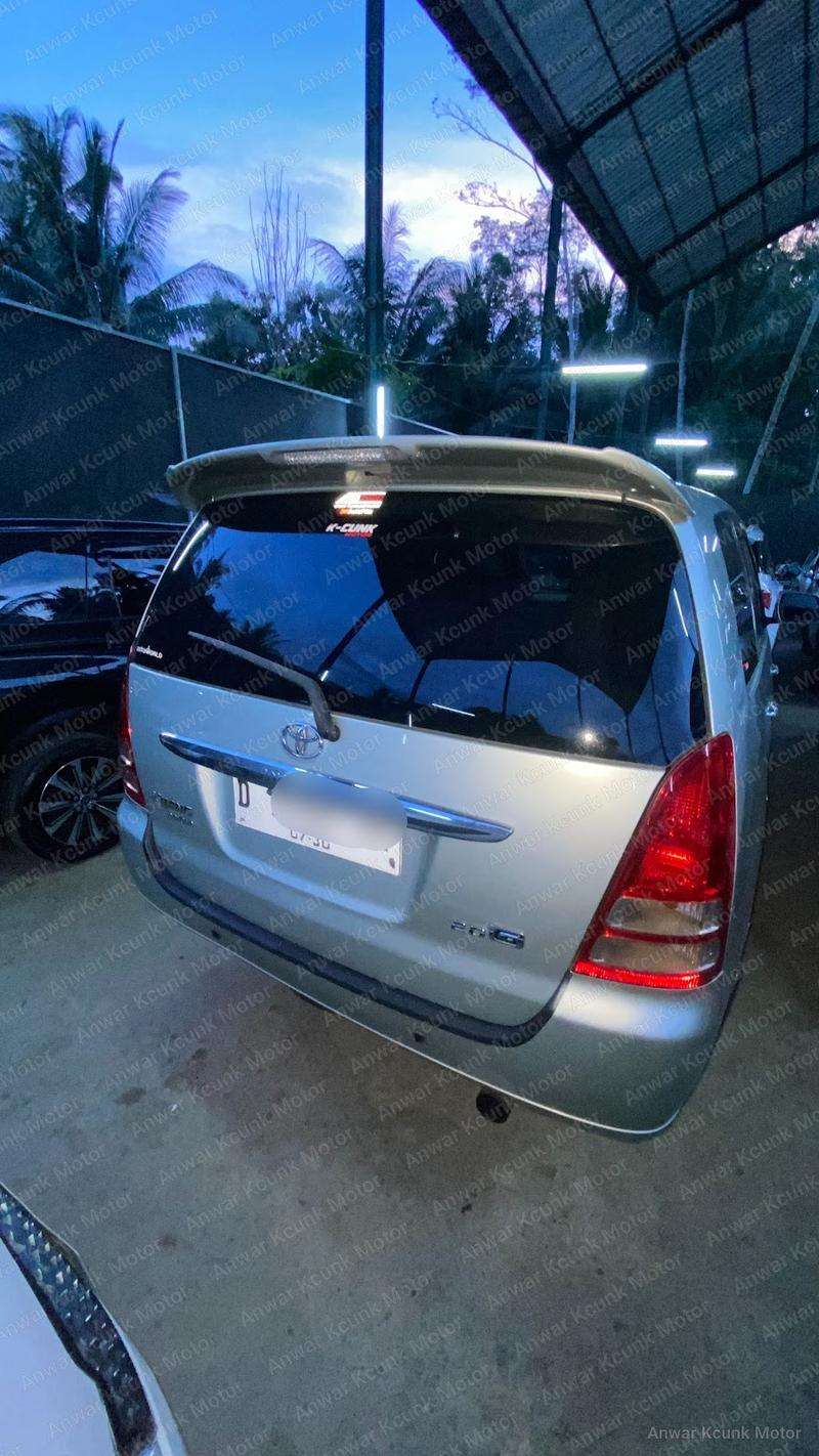 Toyota Innova G - 4