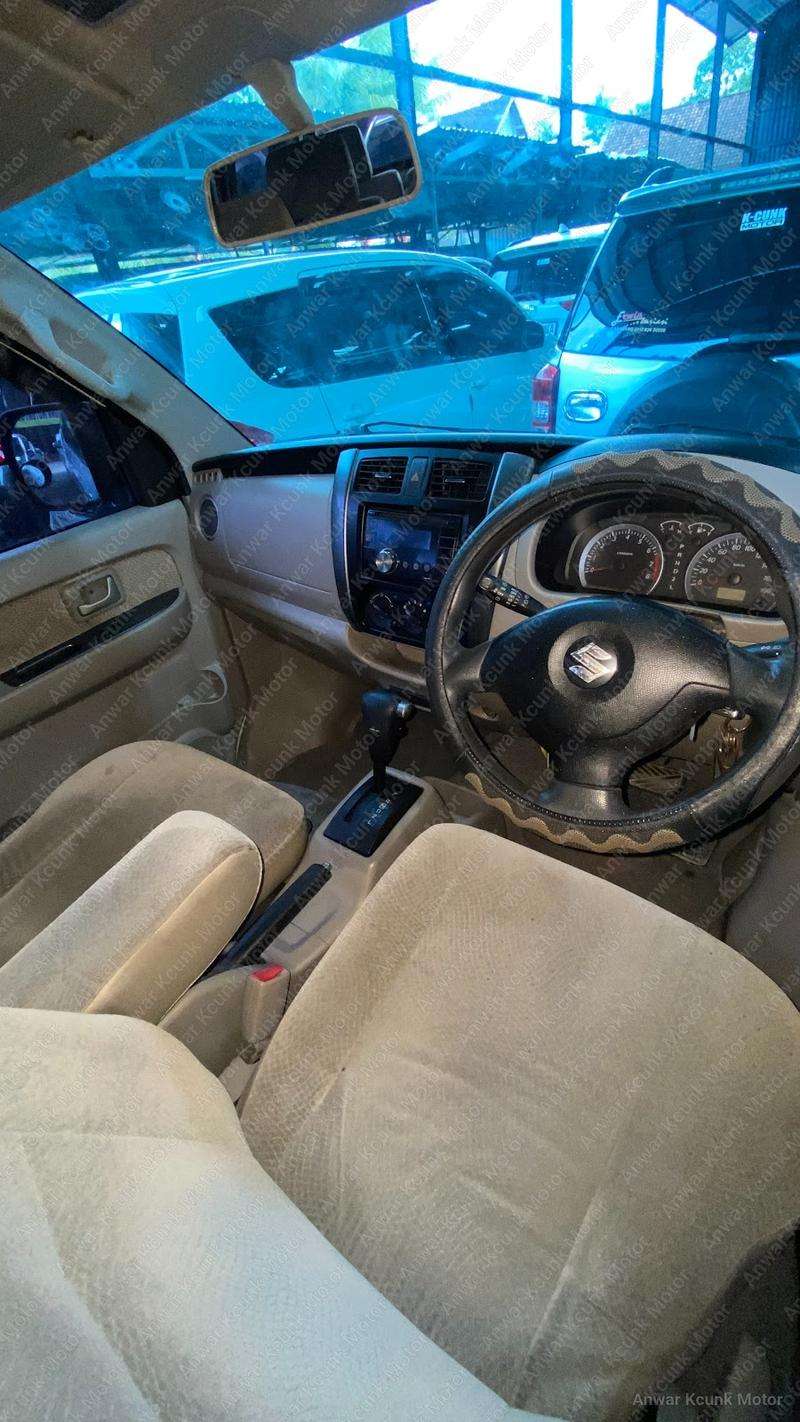 Suzuki Apv Luxury - 2