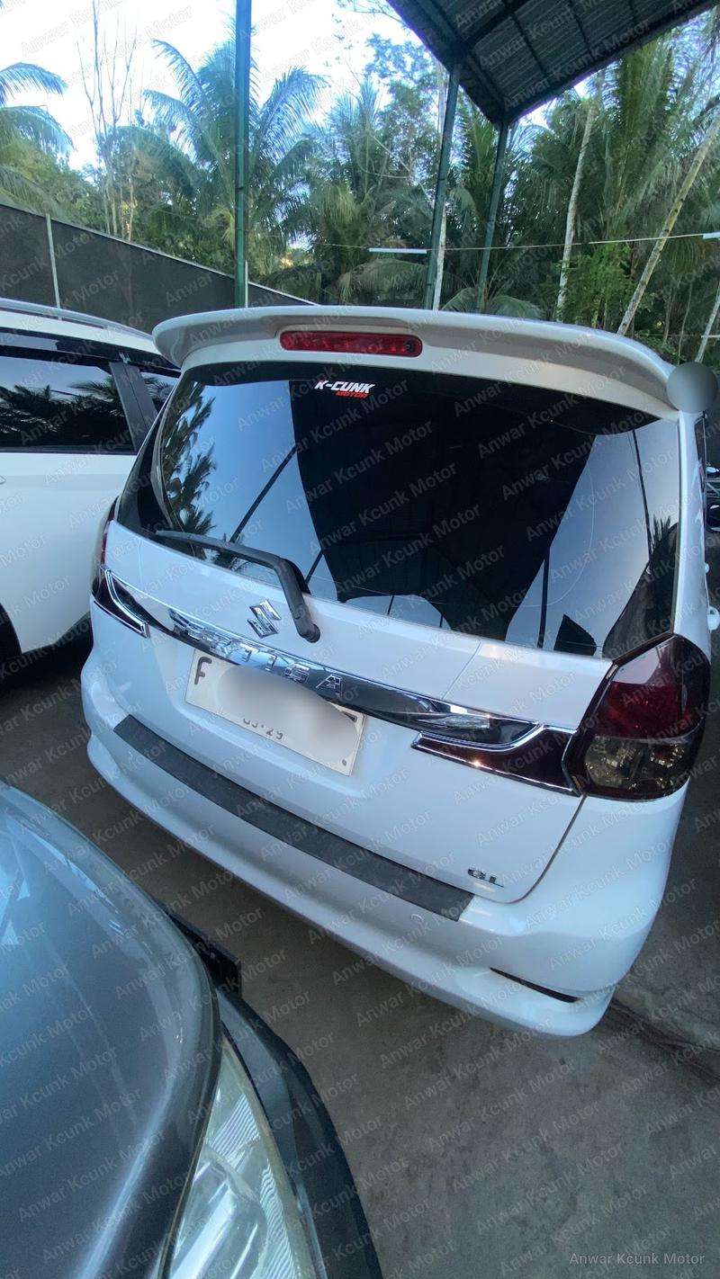 Suzuki Ertiga GL - 4