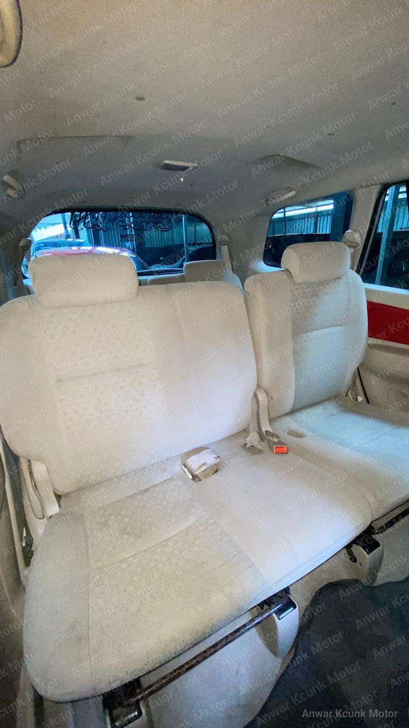 Toyota Innova G - 3