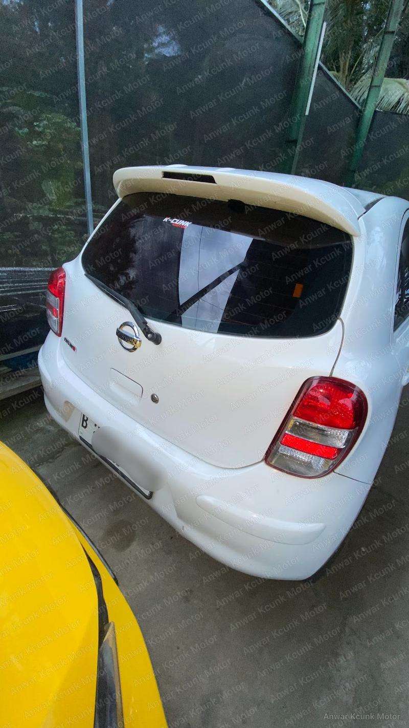 Nissan March - 4
