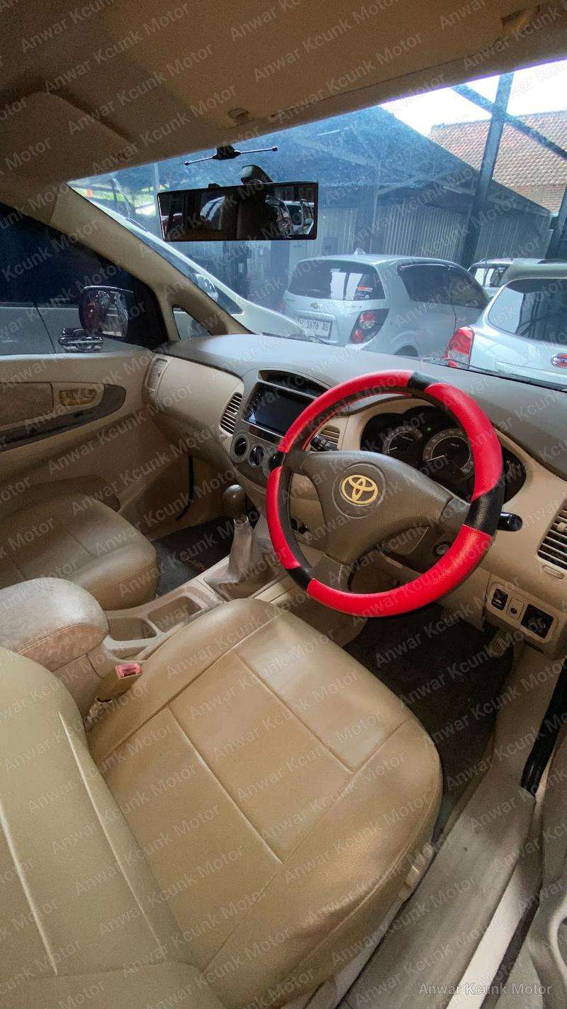 Toyota Innova G - 2