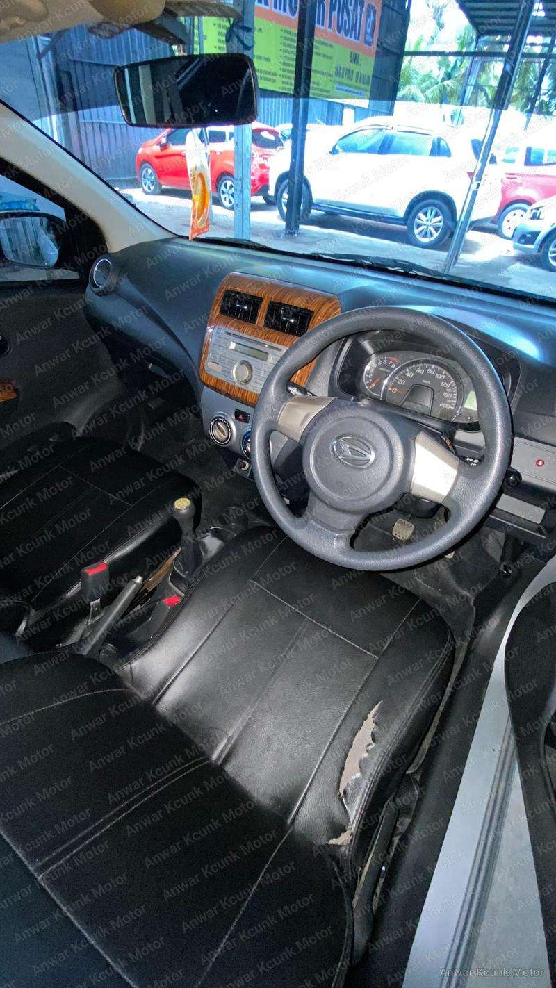 Daihatsu Ayla - 2