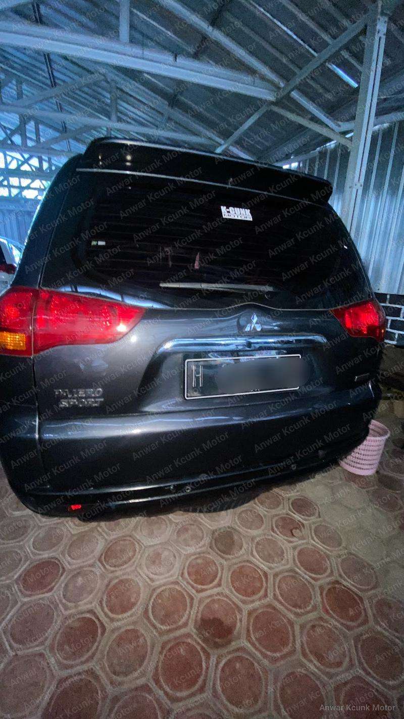 Mitsubishi Pajero Exceed - 4