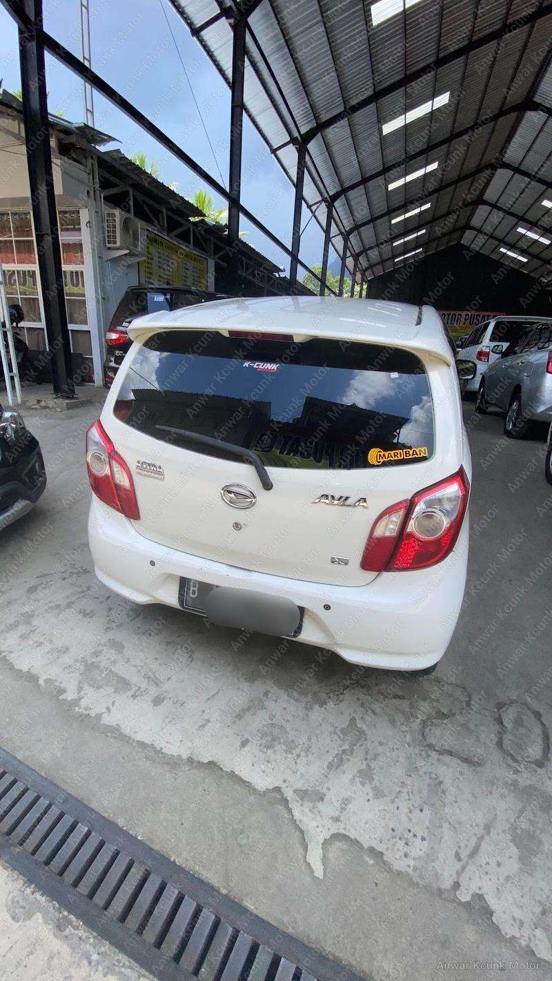 Daihatsu Ayla X - 4