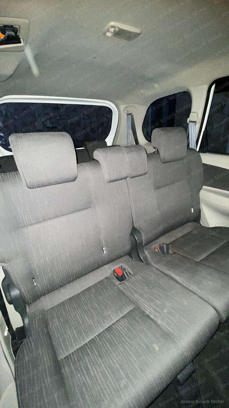 Toyota Avanza E - 3