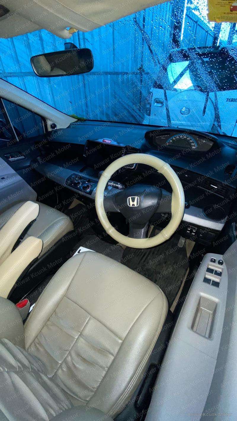 Honda Freed LE - 2